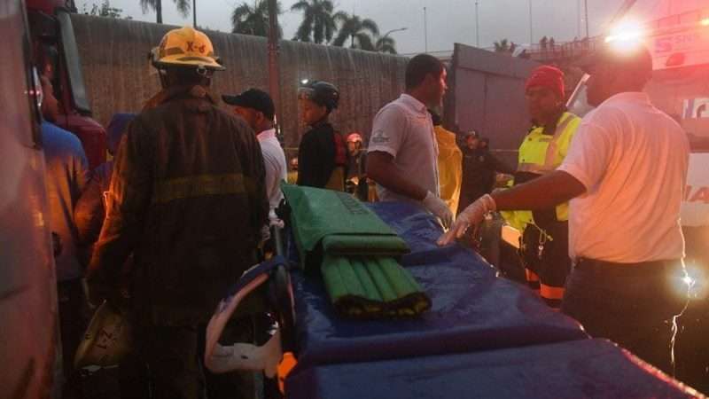 Tragedia en Santo Domingo: El derrumbe de un muro de viaducto deja al menos 8 muertos